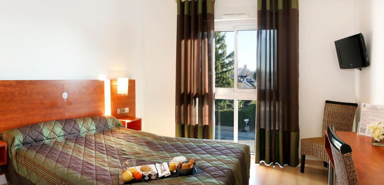 Hotel Les Peyrieres Olemps Экстерьер фото