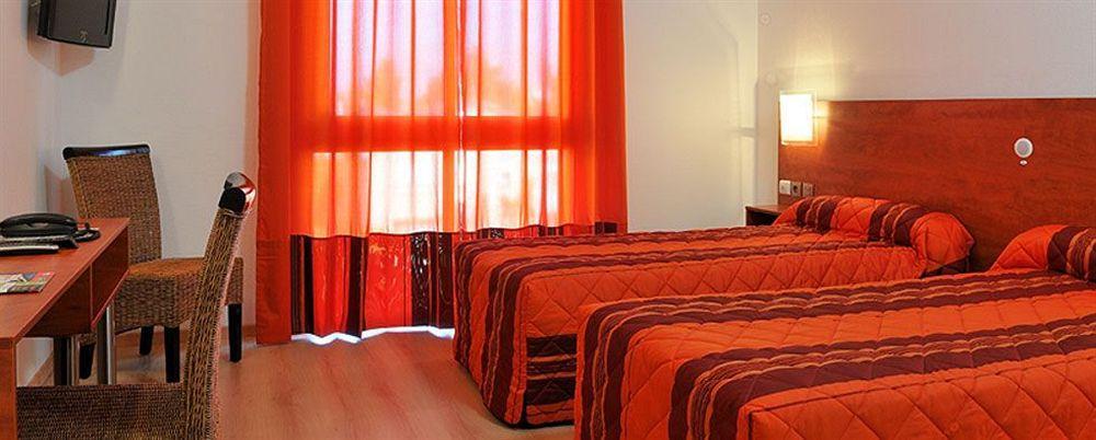 Hotel Les Peyrieres Olemps Экстерьер фото