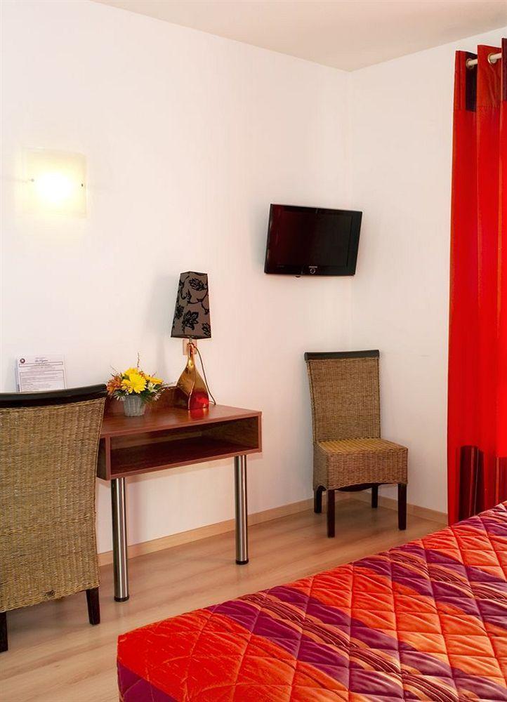 Hotel Les Peyrieres Olemps Экстерьер фото