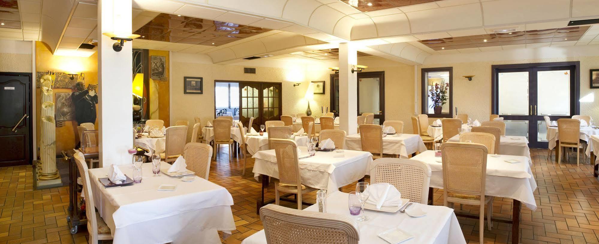 Hotel Les Peyrieres Olemps Экстерьер фото