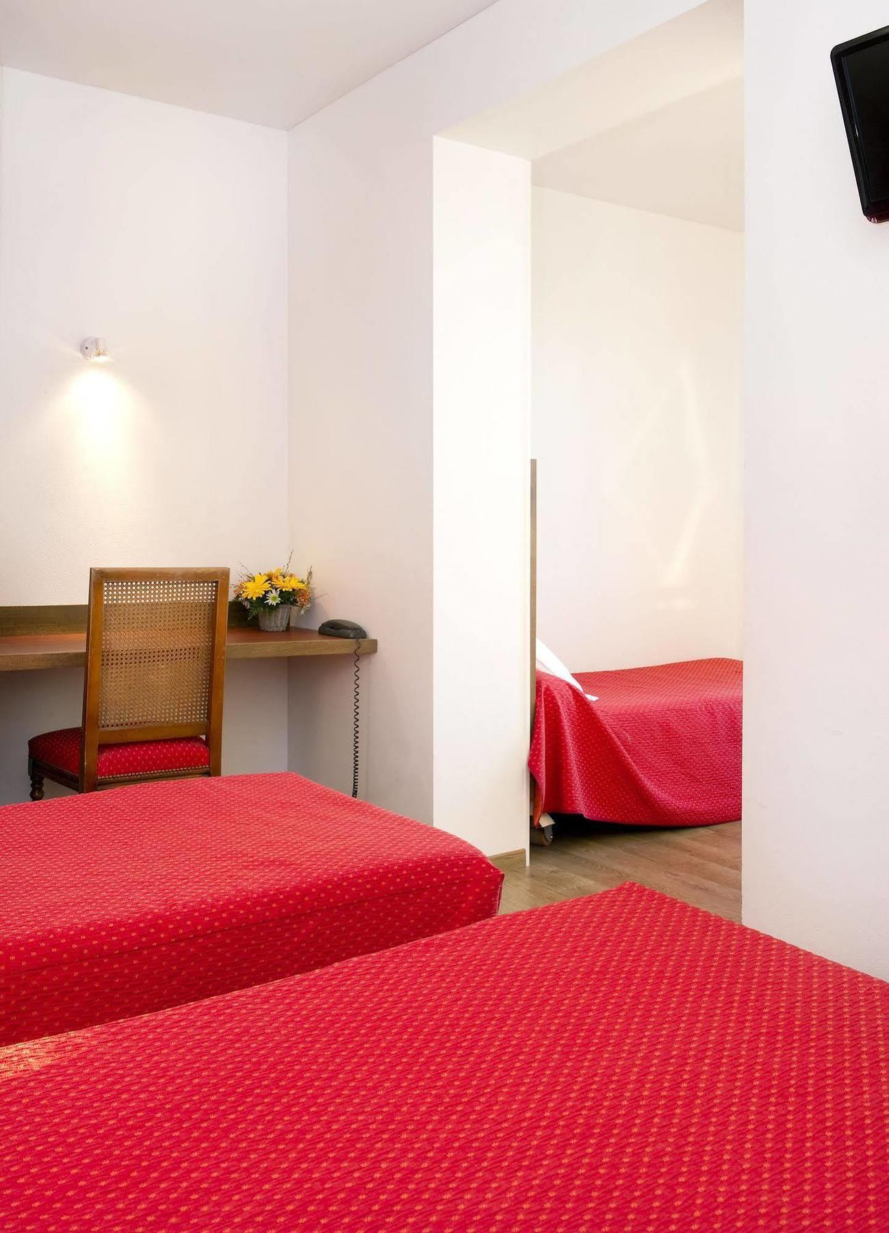 Hotel Les Peyrieres Olemps Экстерьер фото