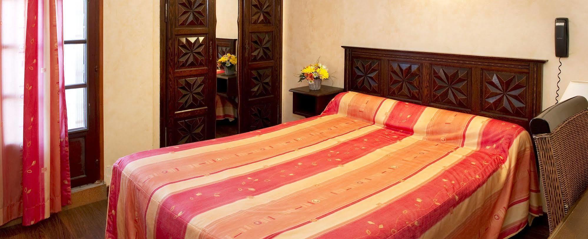 Hotel Les Peyrieres Olemps Экстерьер фото
